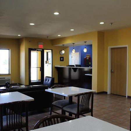 Home Gate Inn & Suites Саутхейвън Екстериор снимка