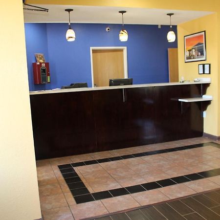 Home Gate Inn & Suites Саутхейвън Екстериор снимка