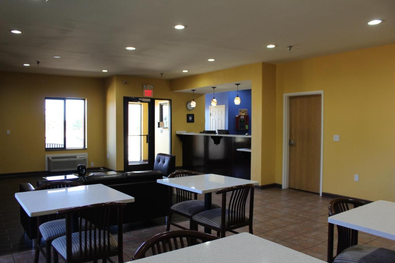 Home Gate Inn & Suites Саутхейвън Екстериор снимка