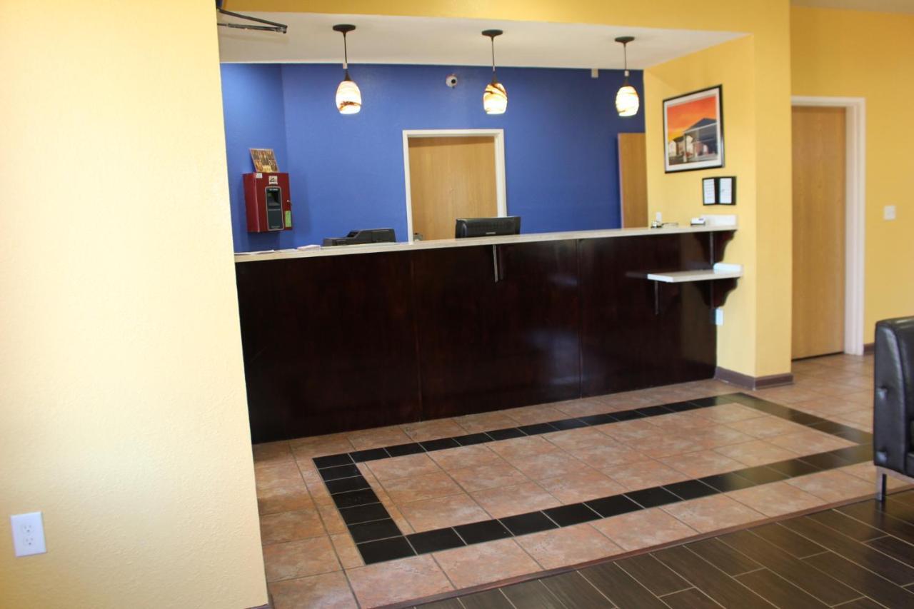 Home Gate Inn & Suites Саутхейвън Екстериор снимка
