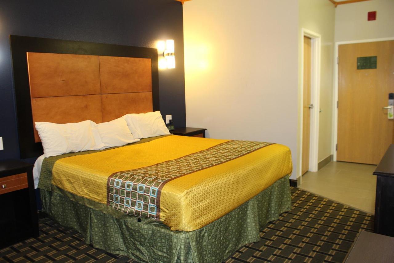 Home Gate Inn & Suites Саутхейвън Екстериор снимка