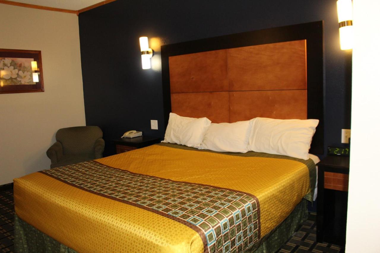 Home Gate Inn & Suites Саутхейвън Екстериор снимка