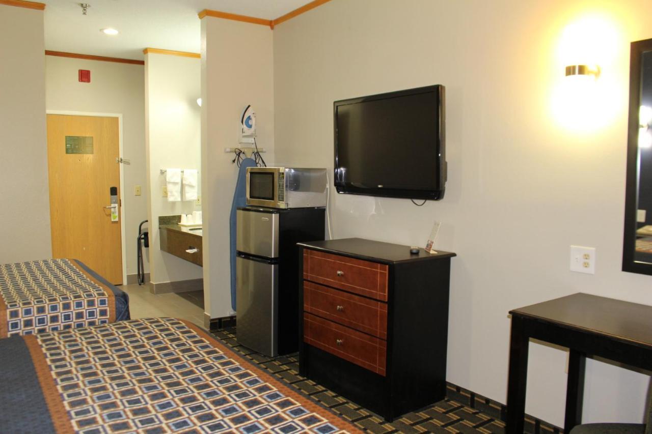 Home Gate Inn & Suites Саутхейвън Екстериор снимка