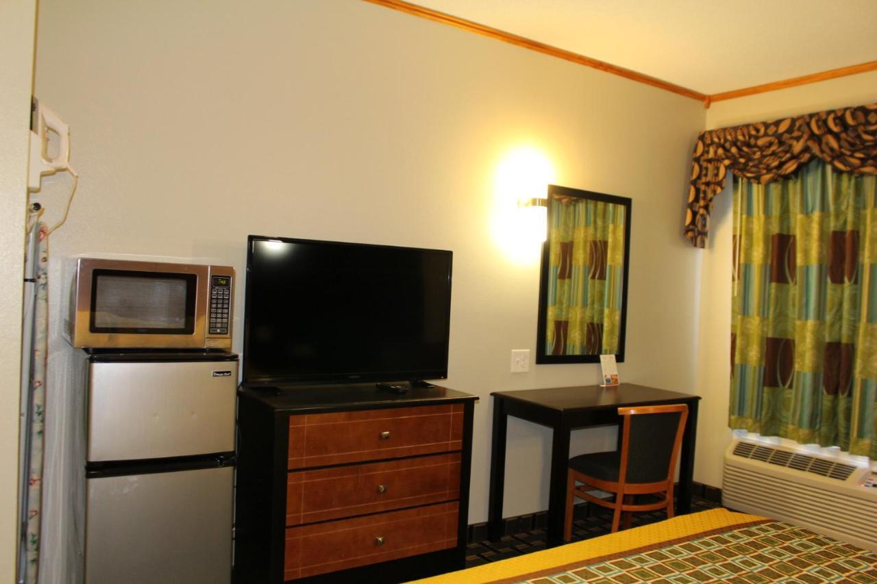 Home Gate Inn & Suites Саутхейвън Екстериор снимка